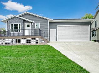 607 W Main St, Waukon, IA 52172