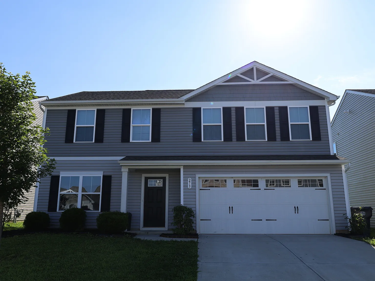 4 bed, 2.5 bath, 1900 sqft, $2,300 — Photo 2