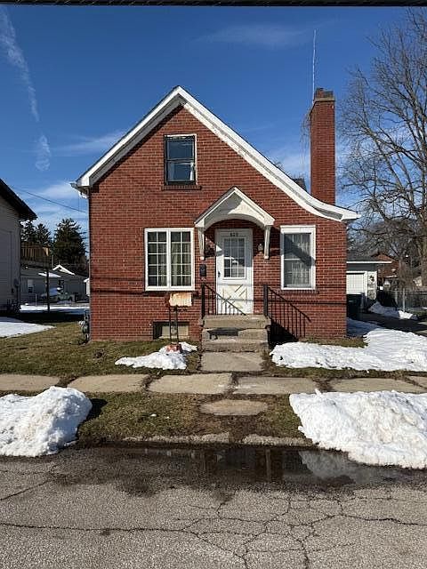 1st image of 609 Niles St