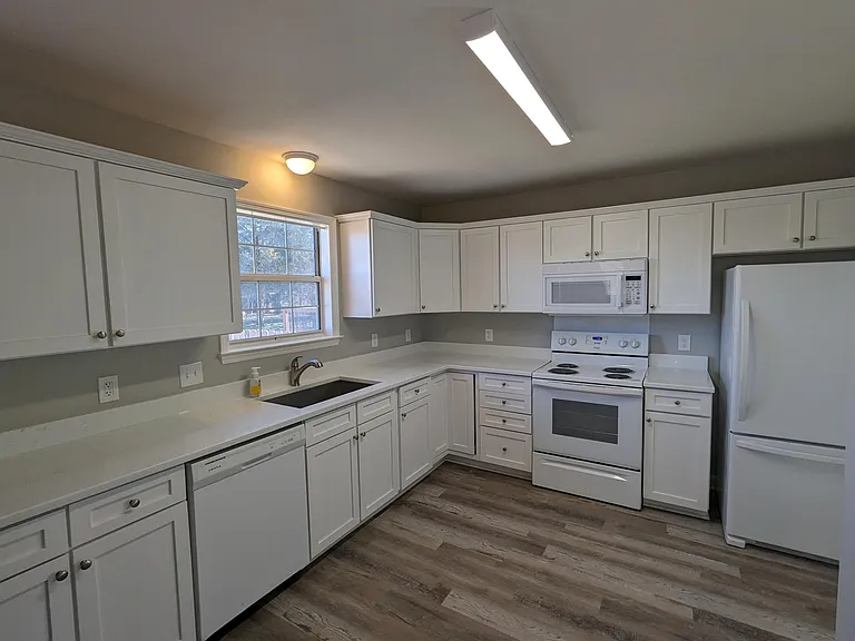 4713 Derbyshire Dr — Photo 5
