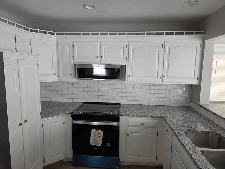 8718 Glenwood Ave — Photo 8