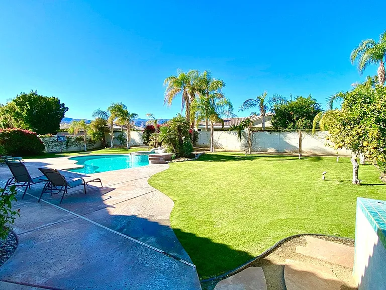 5 Victoria Falls Dr — Photo 4