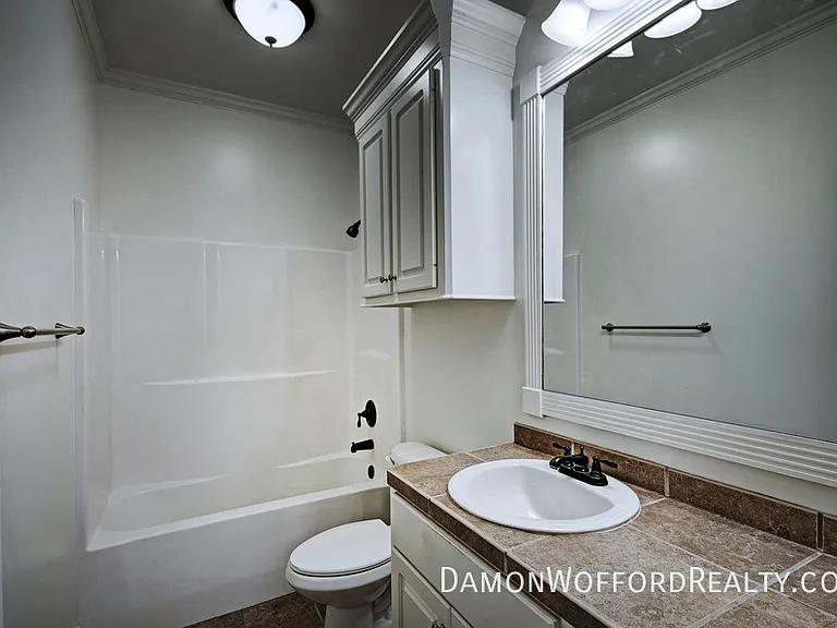 142 Lakeway Dr — Photo 21
