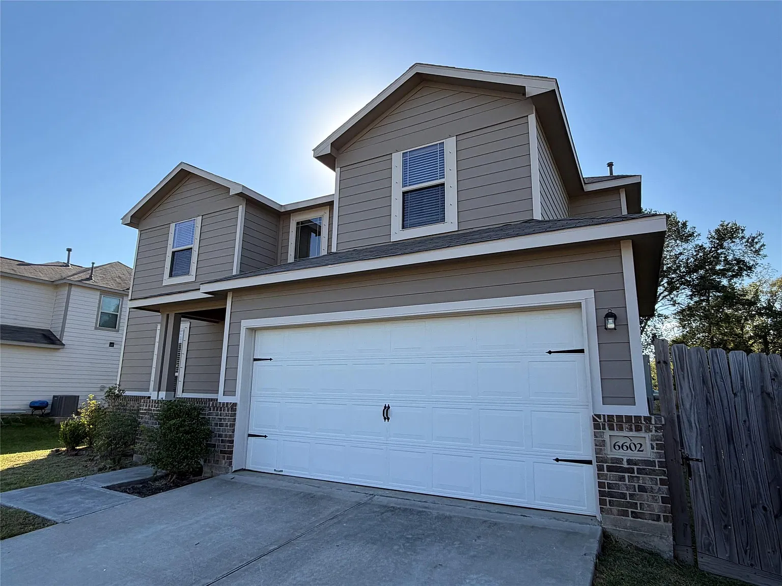 4 bed, 3.0 bath, 1866 sqft, $1,800 — Photo 4