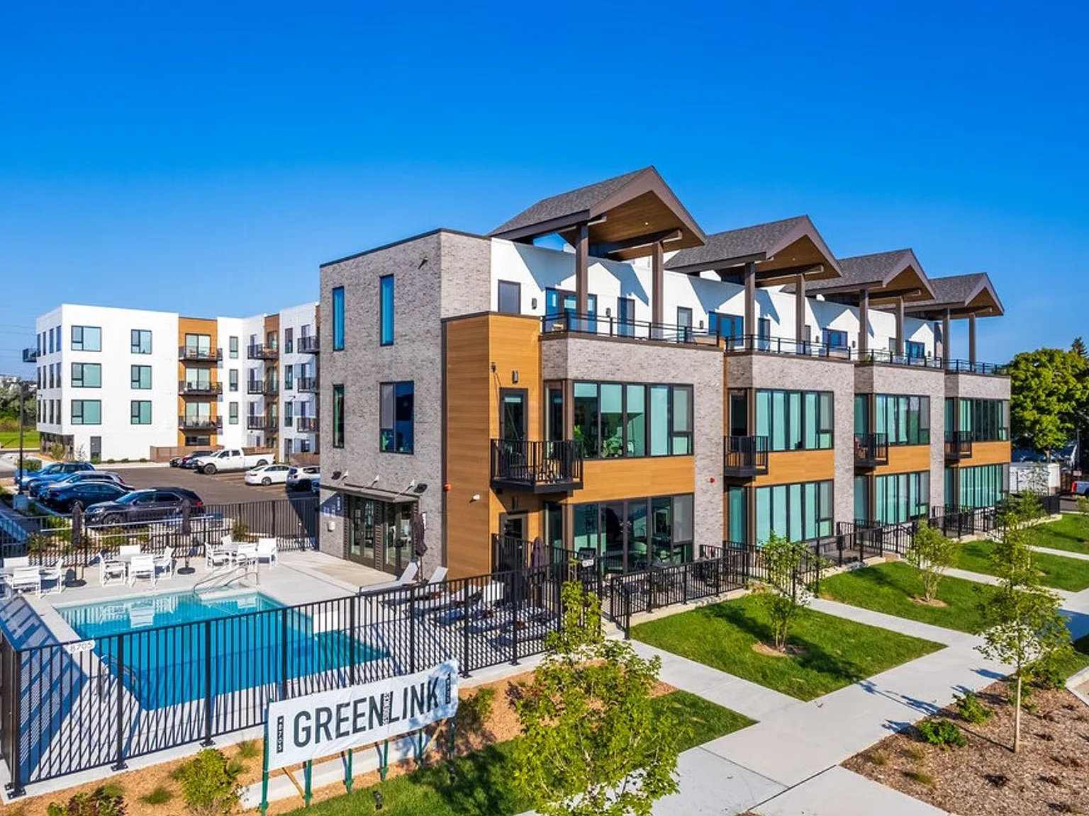 Greenlink Residences — Photo 1