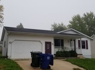 5335 N Thornwood Ave, Davenport, IA 52806