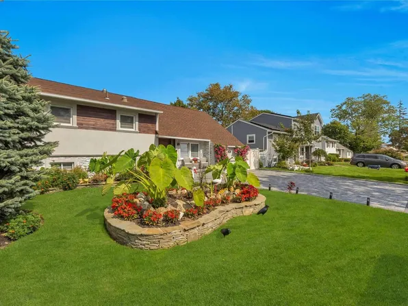 1017 N Ontario Avenue, Lindenhurst, NY 11757