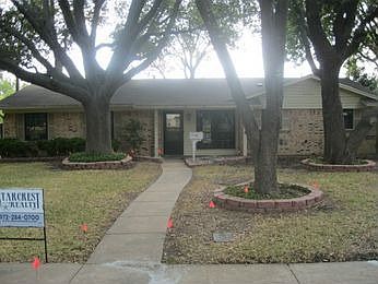 1st image of 2105 Charles Dr