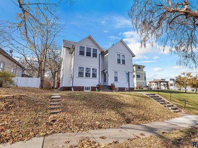 609 S 2nd Ave, Sioux Falls, SD, 57104