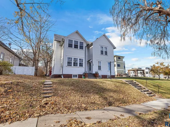 609 S 2nd Ave, Sioux Falls, SD 57104