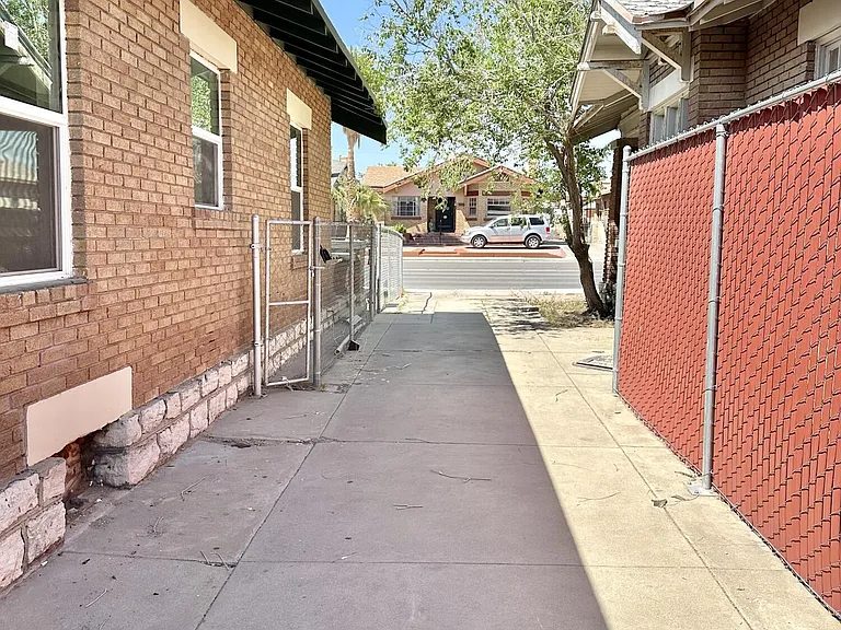 3312 Montana Ave — Photo 20