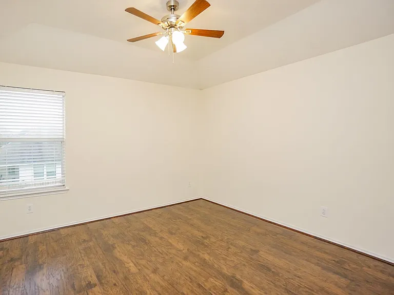 1323 Colonial Manor Dr — Photo 20