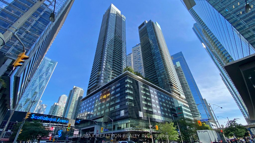 55 Bremner Blvd #1202, Toronto, ON M5J 0A6