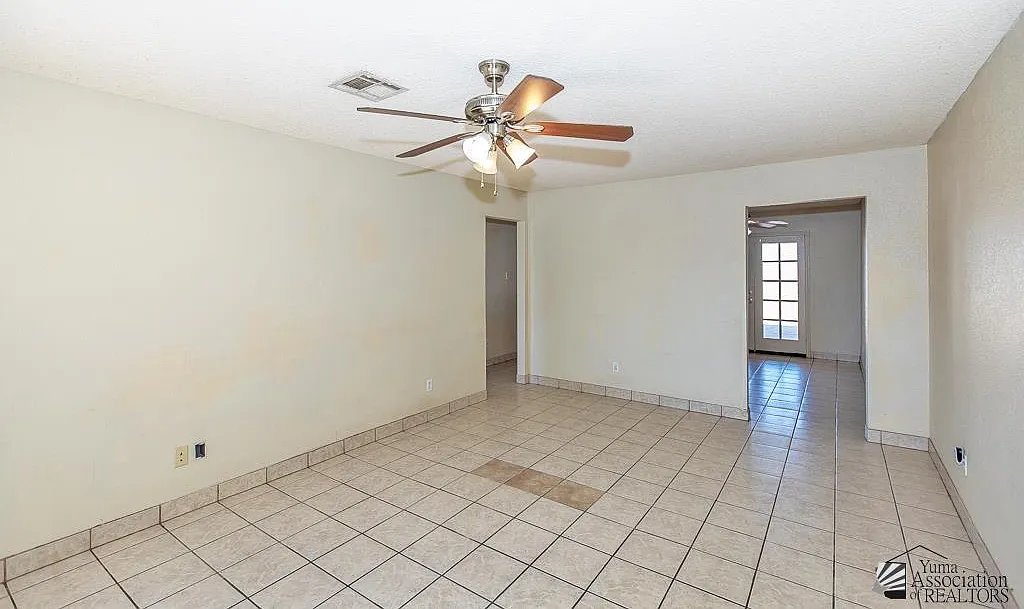 3 bed, 2.0 bath, 1316 sqft, $1,500 — Photo 3