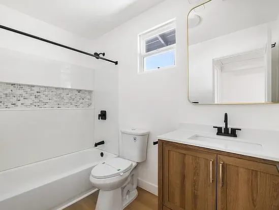 2 bed, 750 sqft, $2,465 — Photo 4