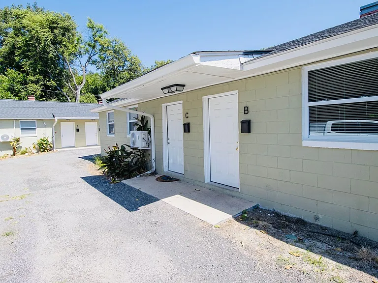 2447 Gervais St #B — Photo 24