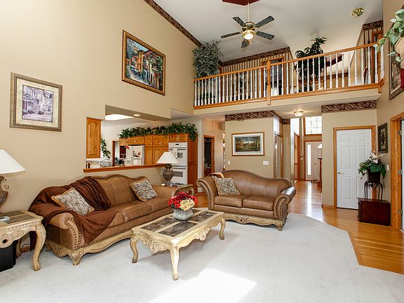 5th image of 13101 Crystal Lake Ct