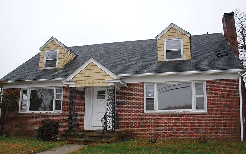 1st image of 138 Borden Ave