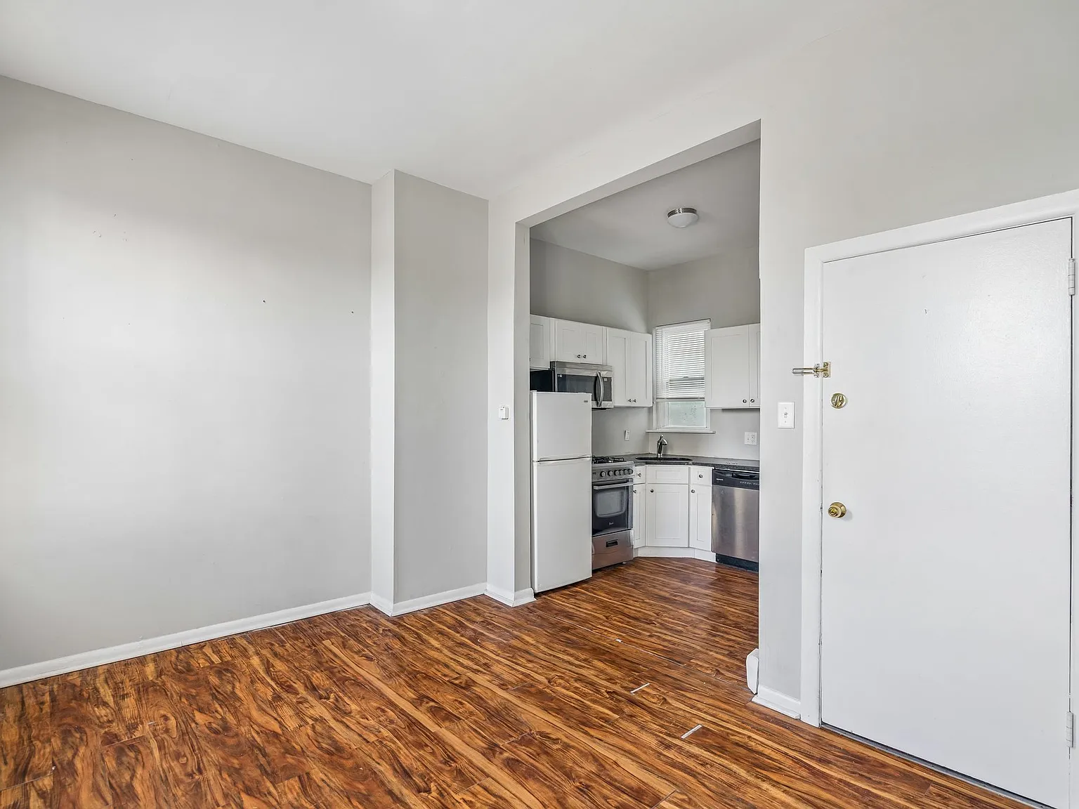 1 bed, $1,050 — Photo 3