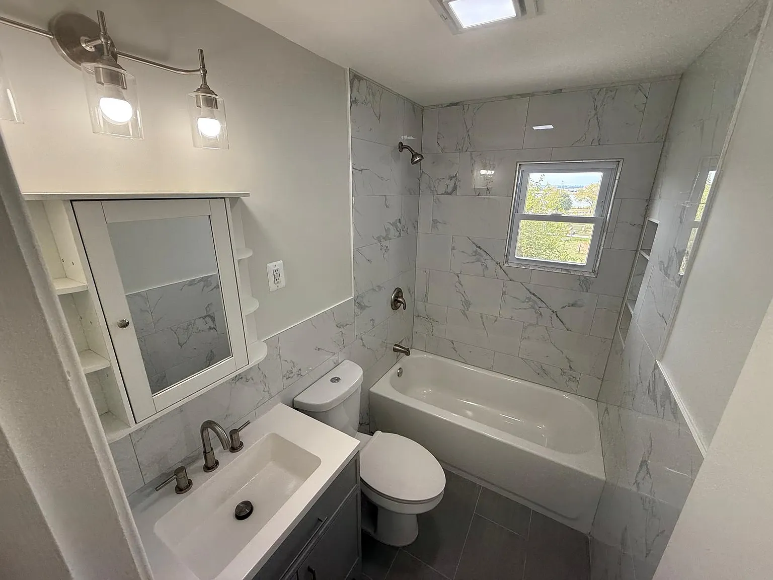 3 bed, 1200 sqft, $3,300 — Photo 1