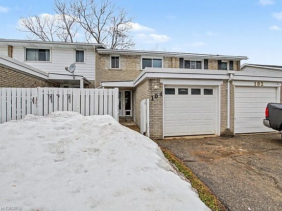 2nd image of 104 Ralgreen Cres