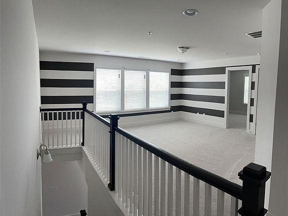 4th image of 959 Arbor Crowne Dr
