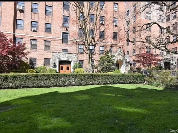 840 Bronx River Road #4a, Yonkers, NY 10708