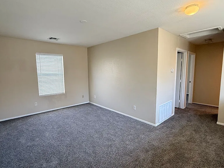 11214 W Pierce St — Photo 8