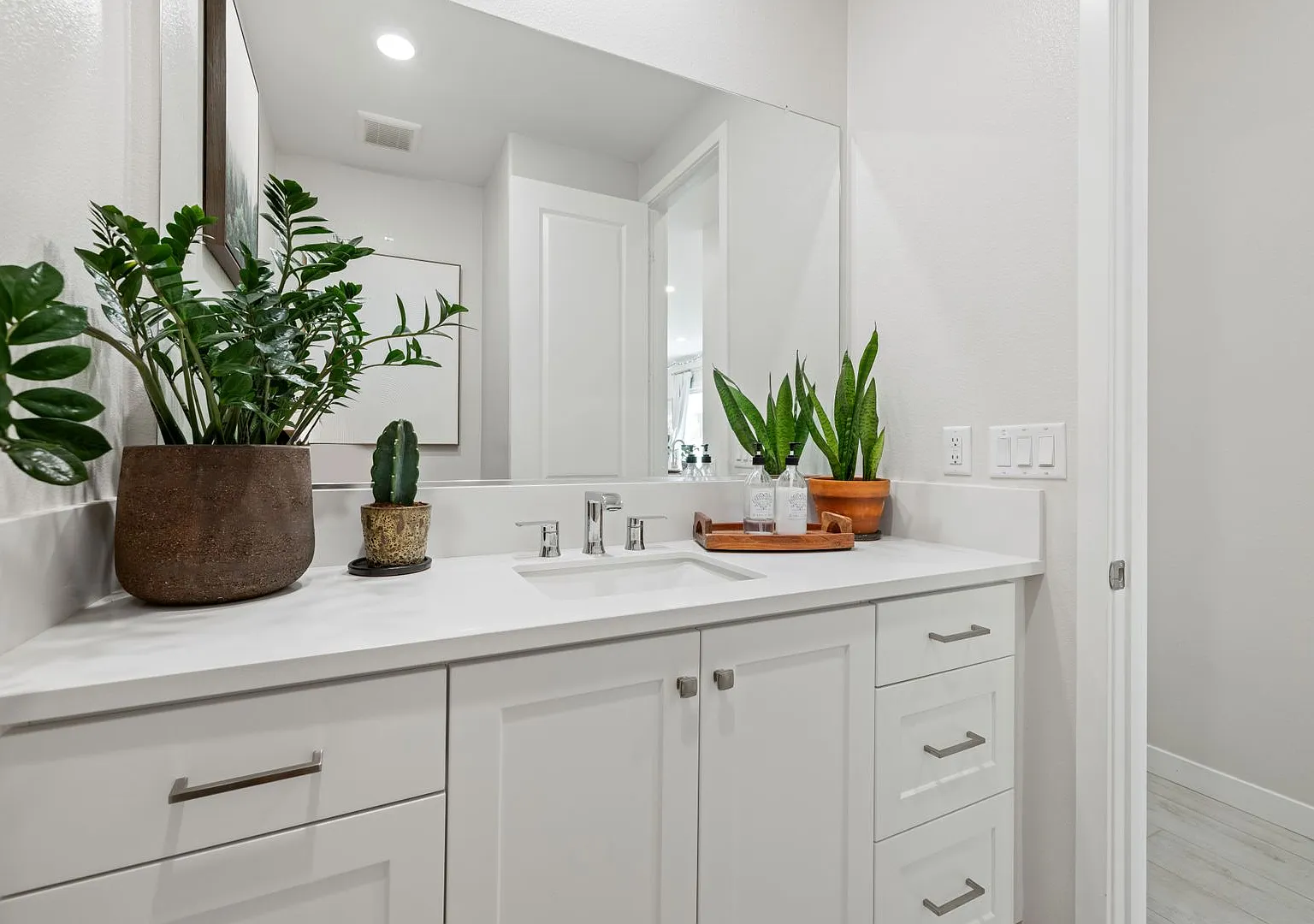 3 Bedroom Home for Rent in Valencia! — Photo 4