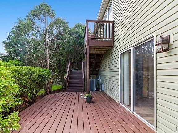 2nd image of 2365 Applewood Ln