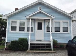 12 Angell Rd, Narragansett, RI 02882