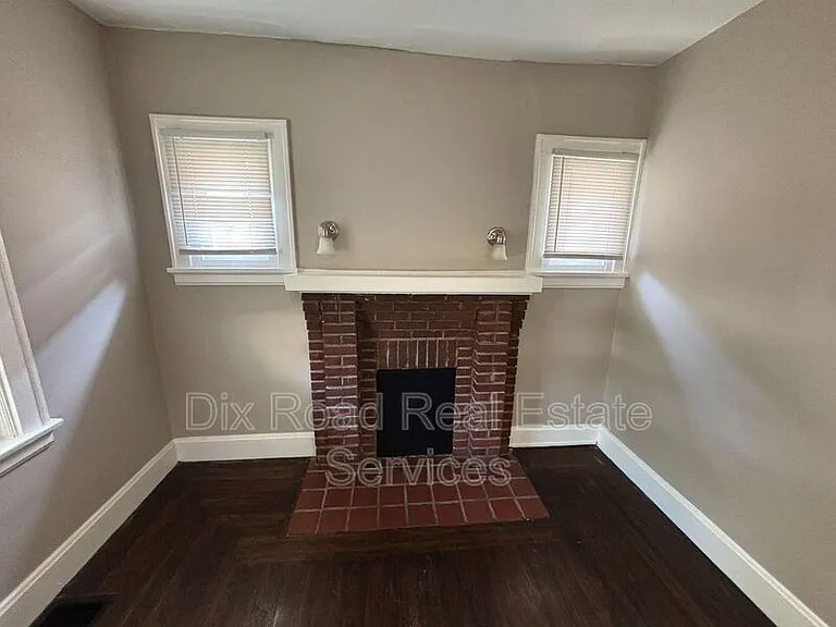 3701 Iona Ave — Photo 7