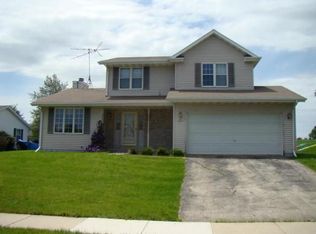 300 Butternut Dr, Delavan, WI 53115