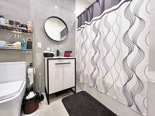 Bathroom, photo 1