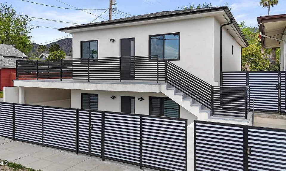 112 N Kenneth Rd #201