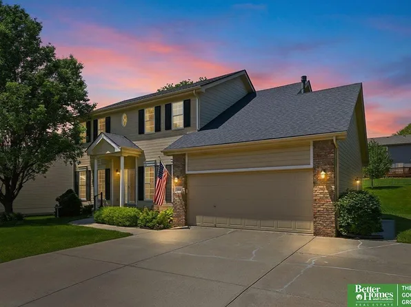 212 Castle Pine Dr, Papillion, NE 68133