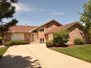 9906 Derby Ct, Mokena, IL 60448