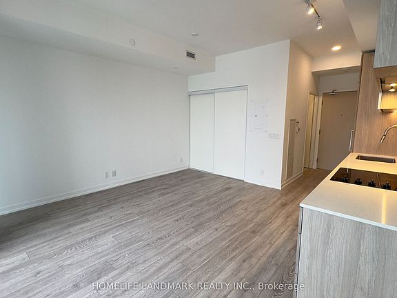 5th image of 2020 Bathurst St #720