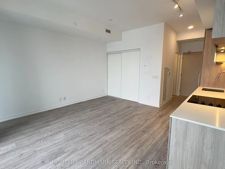 2020 Bathurst St #720 — Photo 5