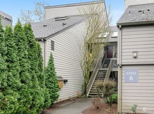 11811 93rd Ln NE APT 301, Kirkland, WA