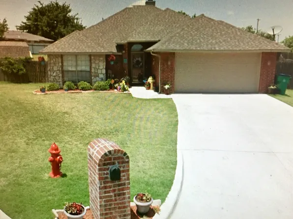 215 NW Cherry Ave, Cache, OK 73527