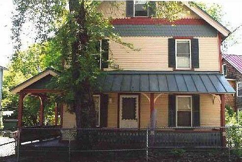 2nd image of 323 Bishop St