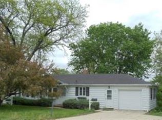 307 Riverside Dr, Fort Atkinson, WI 53538