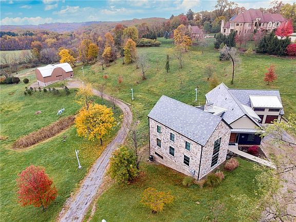 2nd image of 174 Barberry Rd