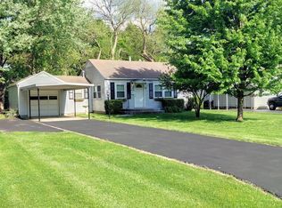 2332 S Luster Ave, Springfield, MO 65804