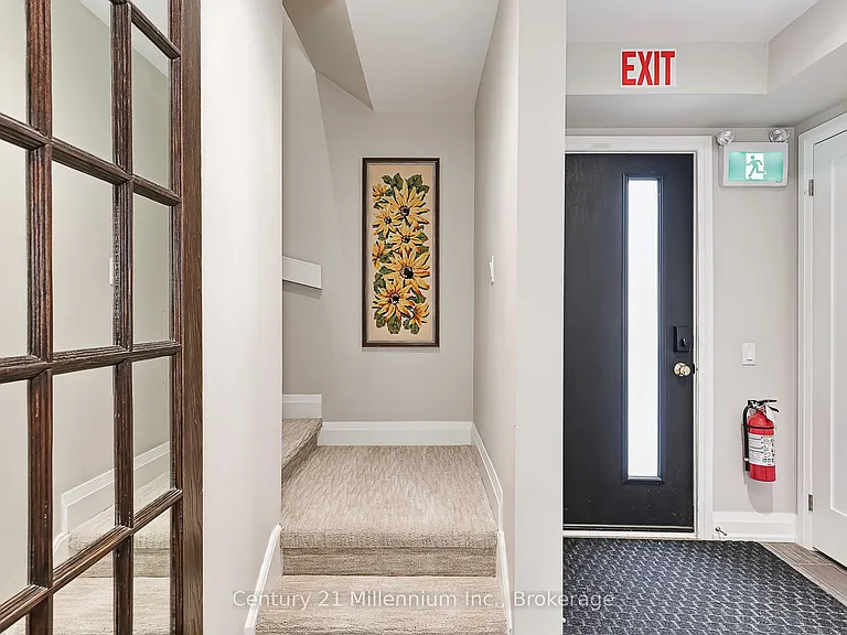 110 Fairway Ct #102 — Photo 4