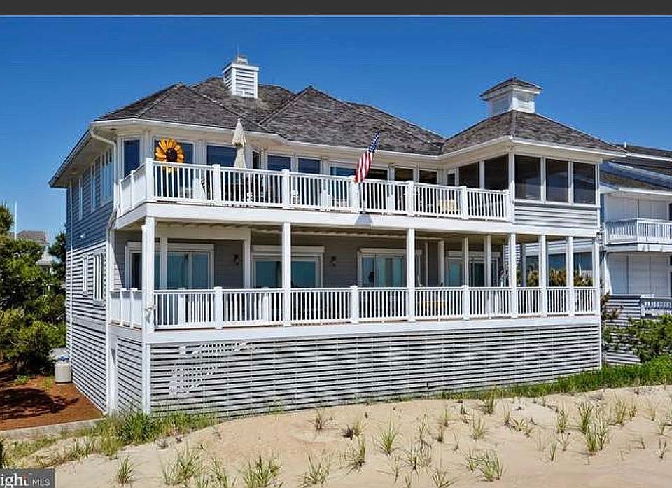 1st image of 39690 Hamptons Ln