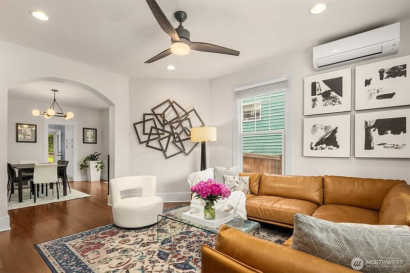 3rd image of 325 23rd Avenue E