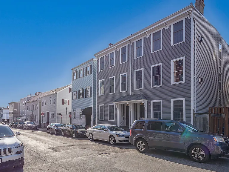 290 E St — Photo 13