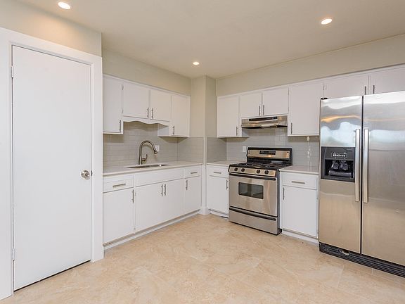 3rd image of 3239 W Mandalay Ln